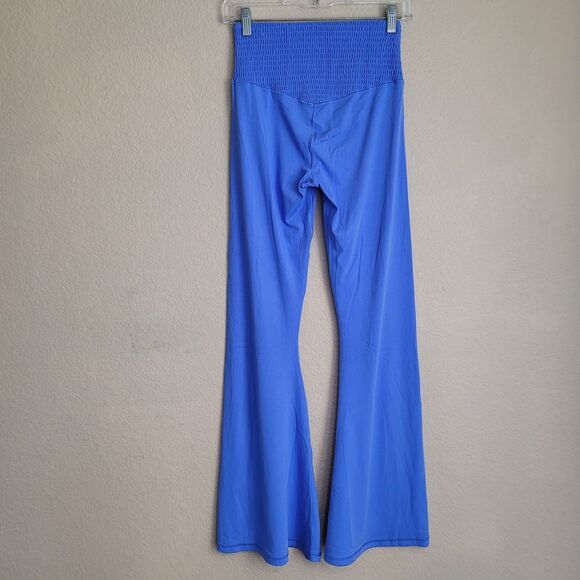 Offline By Aerie Real Me Super Flare Hi-Rise Leggings Size Large Blue Smocked - Picture 9 of 9